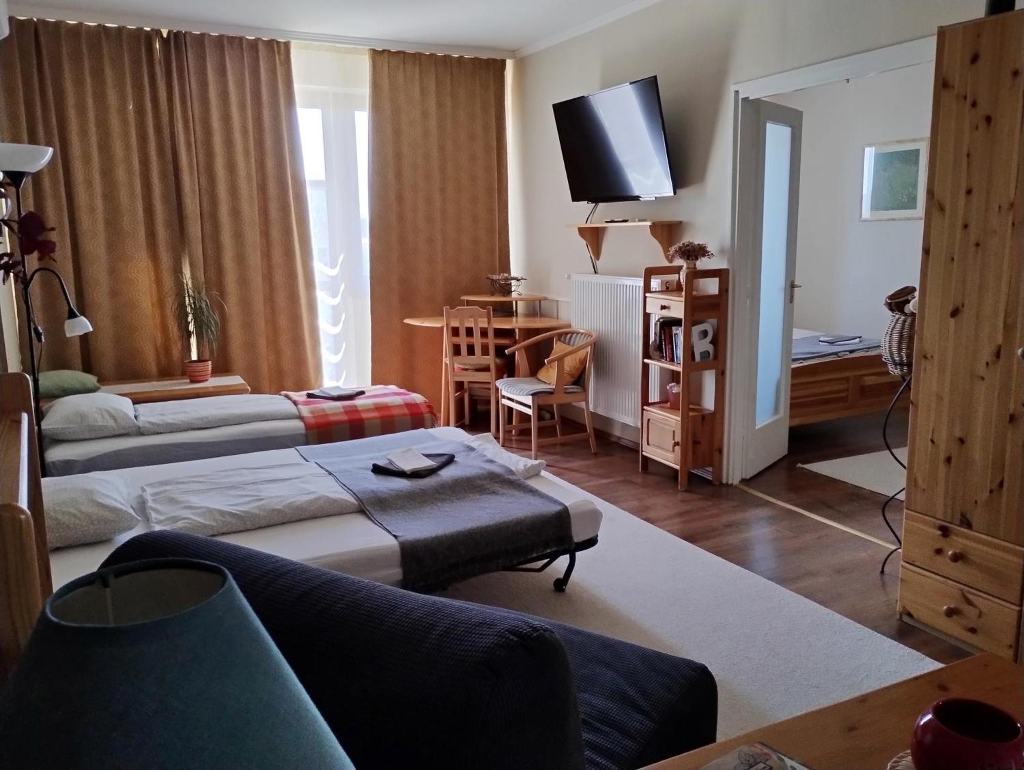 דירות Mezőkövesd St. Benedek Apartmanlakas מראה חיצוני תמונה